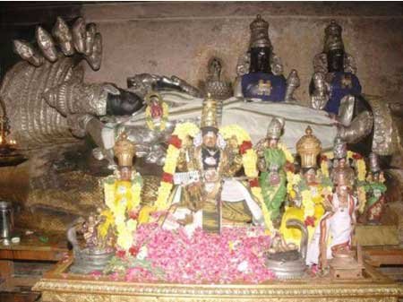 Taxi in Tirupati Govindarajaswami Temple