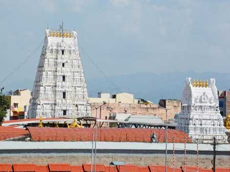 Taxi in Tirupati Padmavathi Temple