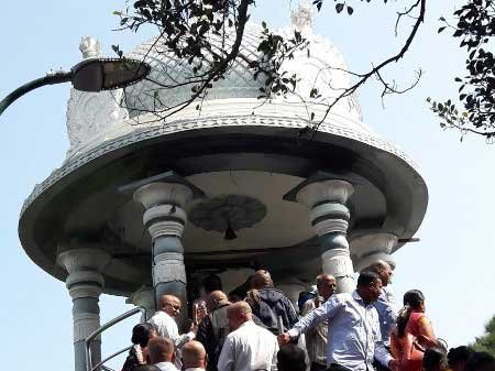 Taxi in Tirupati Srivari Padalu